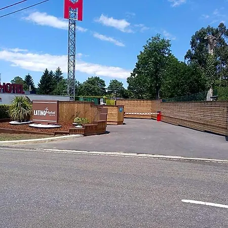 Latino Motel