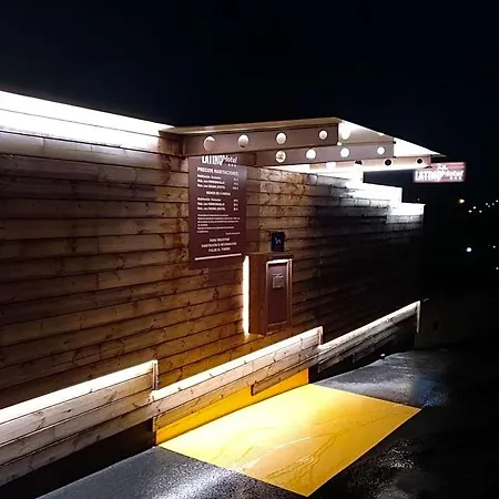 Motel Latino *