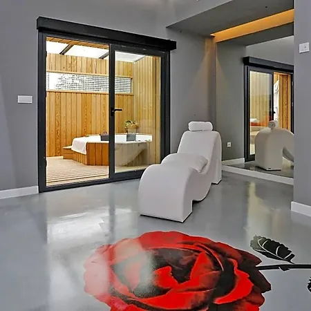 Latino Motel *