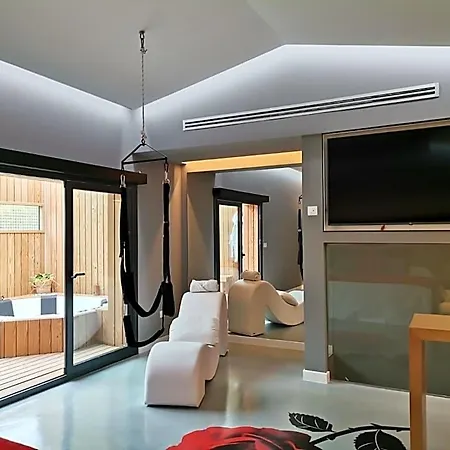 Motel Latino *