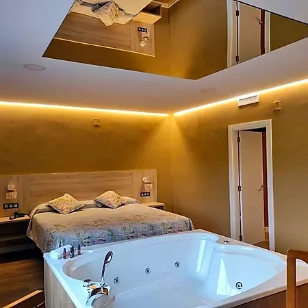 Latino Motel *